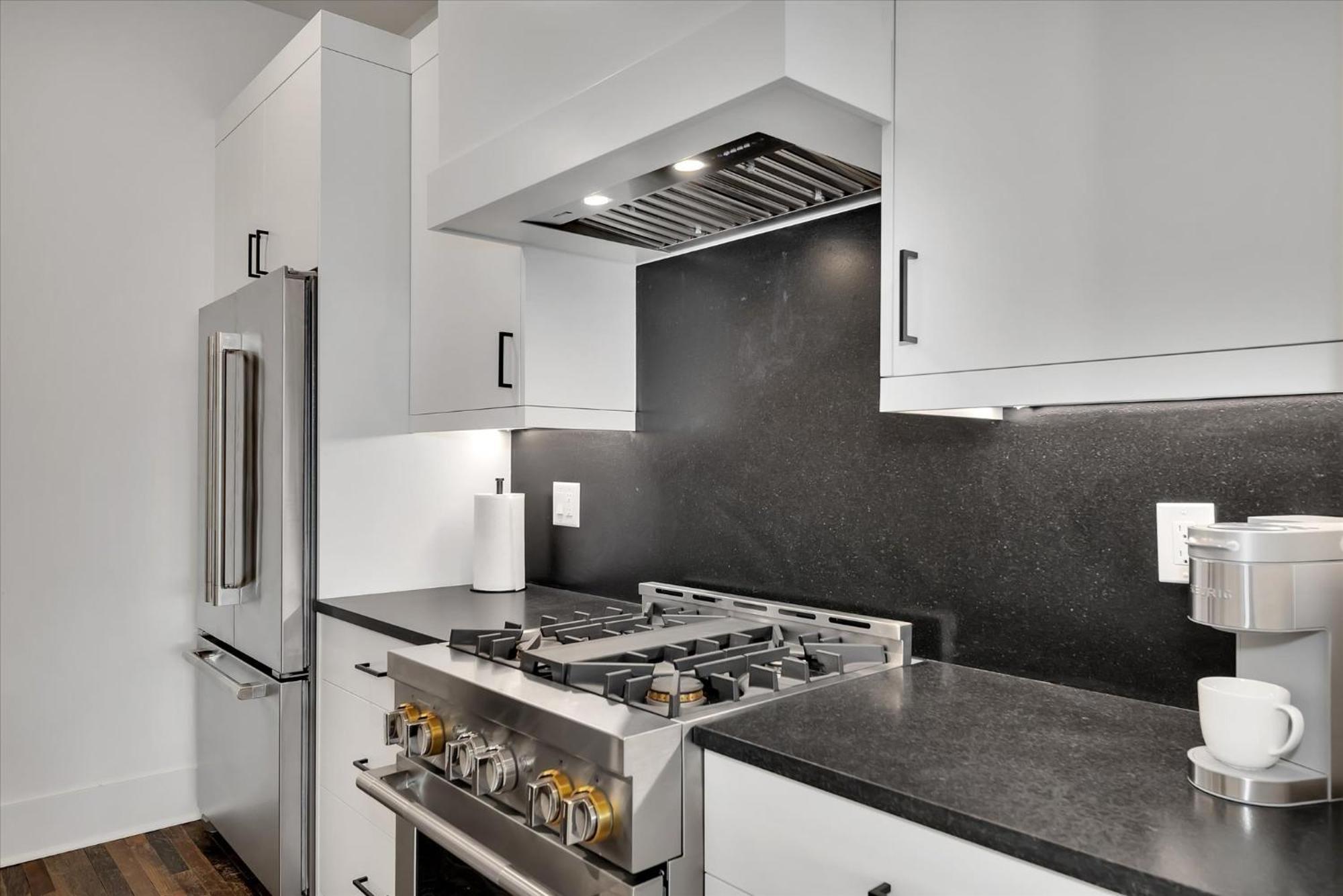 New Construction Loft Style Spacious Lux 204 Appartement